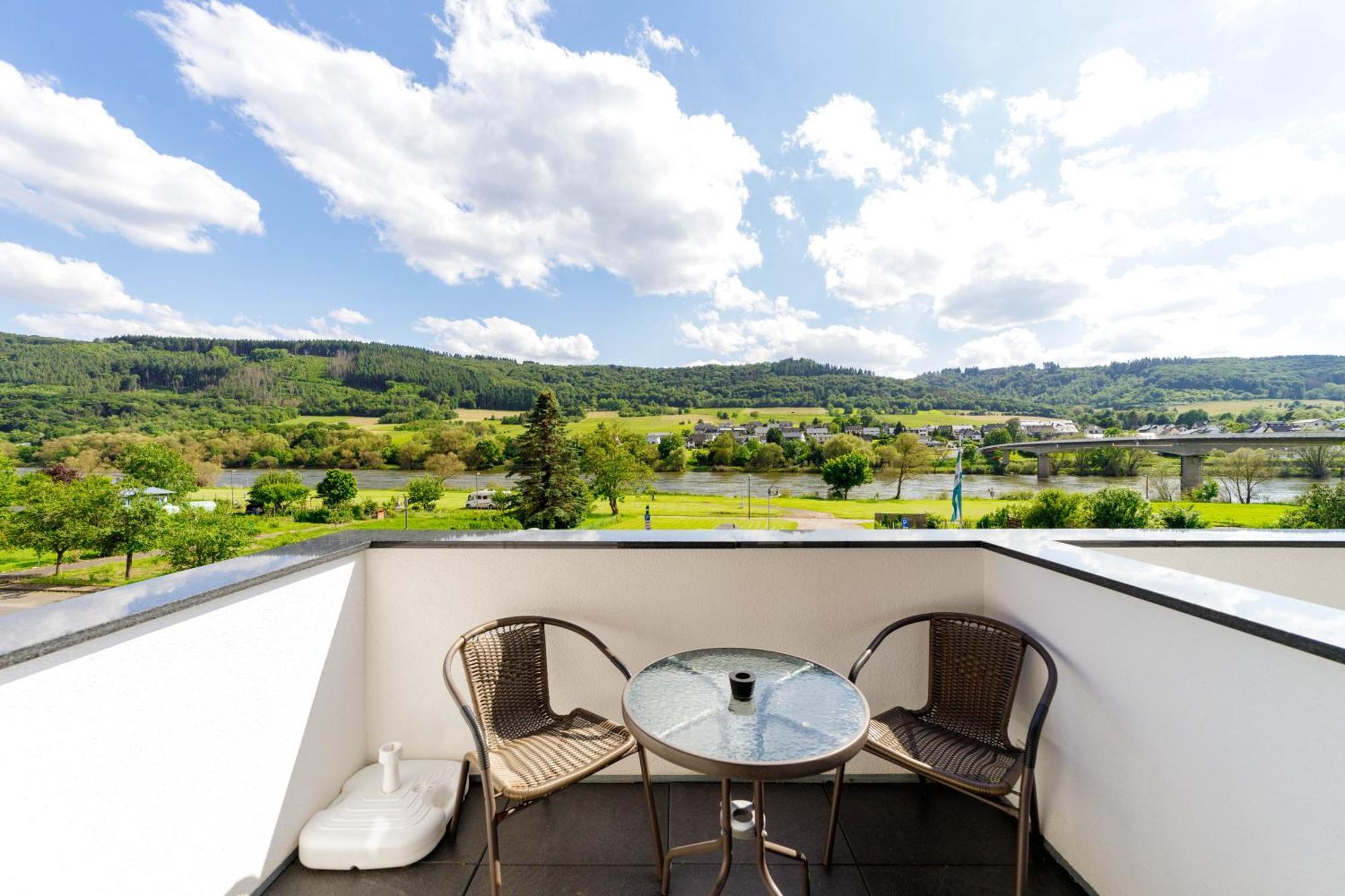 Vonmos Moselblick Apartments Kinheim Экстерьер фото