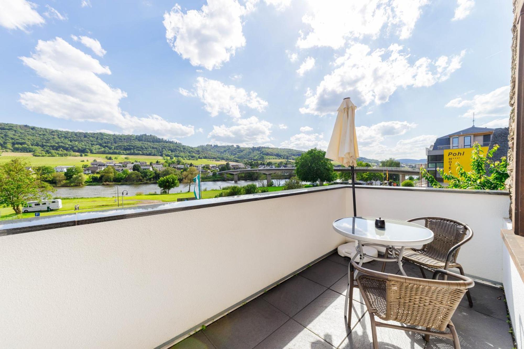 Vonmos Moselblick Apartments Kinheim Экстерьер фото